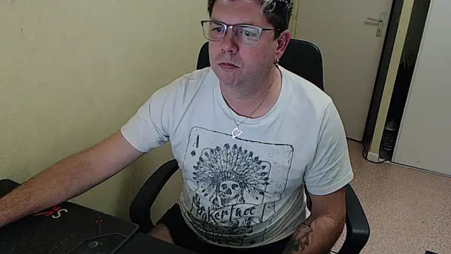 Snapshot of blueandwhite1 chatting on 12.09.24 blueandwhite1 online show from 12.09.24