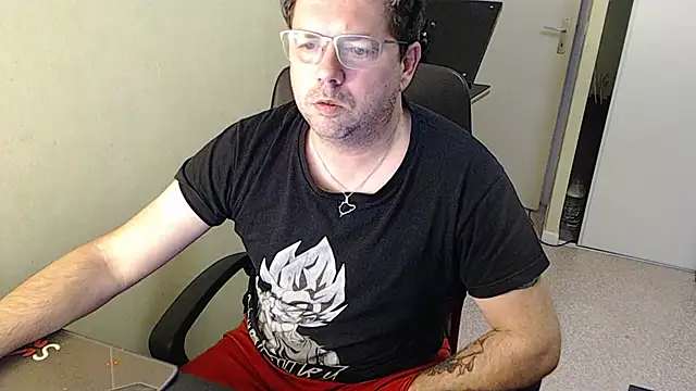 Snapshot of blueandwhite1 chatting on 12.21.24 blueandwhite1 online show from 12.21.24