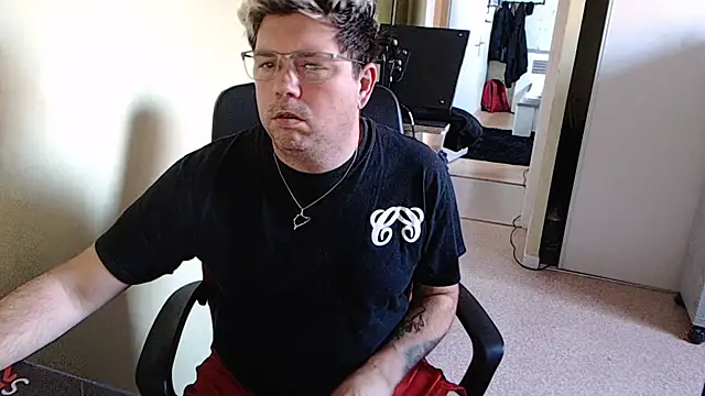 Snapshot of blueandwhite1 chatting on 12.27.24 blueandwhite1 online show from 12.27.24