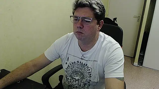 Snapshot of blueandwhite1 chatting on 01.05.25 blueandwhite1 online show from 01.05.25