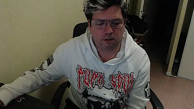 Snapshot of blueandwhite1 chatting on 01.07.25 blueandwhite1 online show from 01.07.25