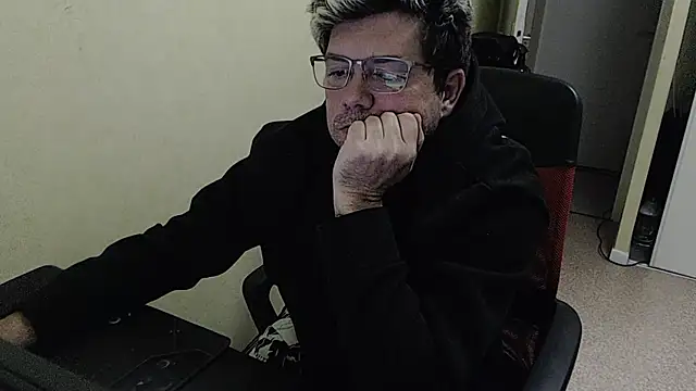 Snapshot of blueandwhite1 chatting on 01.17.25 blueandwhite1 online show from 01.17.25