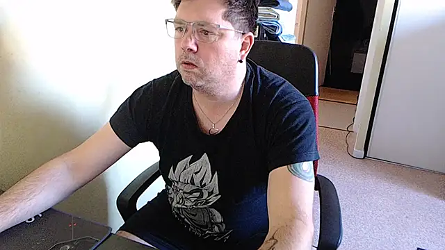 Snapshot of blueandwhite1 chatting on 02.06.25 blueandwhite1 online show from 02.06.25