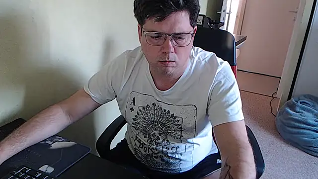 Snapshot of blueandwhite1 chatting on 02.20.25 blueandwhite1 online show from 02.20.25