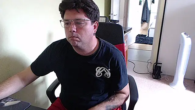 Snapshot of blueandwhite1 chatting on 09.09.25 blueandwhite1 online show from 09.09.25