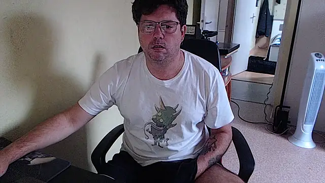 Snapshot of blueandwhite1 chatting on 09.13.25 blueandwhite1 online show from 09.13.25