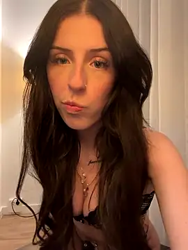 Snapshot of lisapeperoni chatting on 09.25.25 lisapeperoni online show from 09.25.25