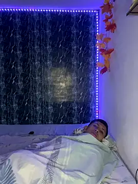 Snapshot of Alejandro_BigCock22 chatting on 09.27.25 Alejandro BigCock22 online show from 09.27.25