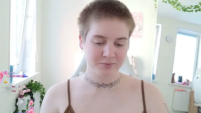 Snapshot of Zlata_in_xxxLand chatting on 10.19.25 Zlata in xxxLand online show from 10.19.25