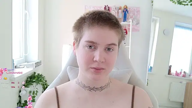 Snapshot of Zlata_in_xxxLand chatting on 10.20.25 Zlata in xxxLand online show from 10.20.25