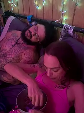 Snapshot of Kacinichole chatting on 10.02.25 Kacinichole online show from 10.02.25