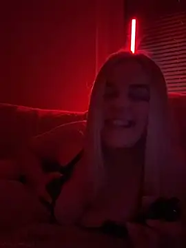 ItsLxsa online show from 04.19.26