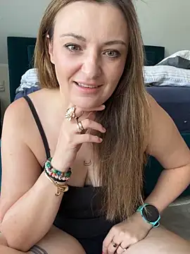 Velvetwitch87 online show from 09.26.25