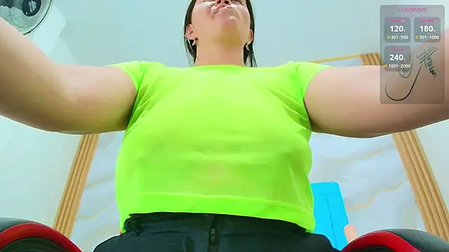 Snapshot of anapau_cooper chatting on 10.22.25 anapau cooper online show from 10.22.25