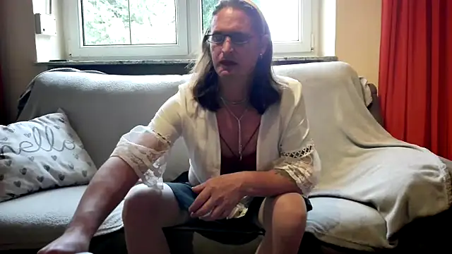 Cleohot1977 online show from 10.26.25