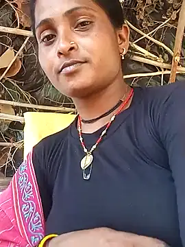 Snapshot of sonaya9y chatting on 09.26.25 sonaya9y online show from 09.26.25