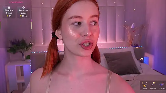 Lisafoxy  online show from 11.29.25