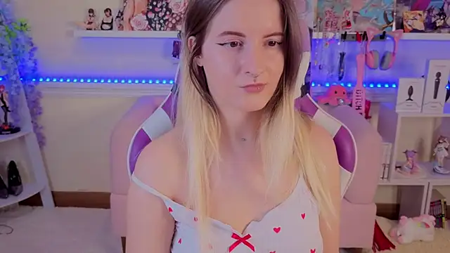 Snapshot of Sonia_Meow chatting on 11.20.25 Sonia Meow online show from 11.20.25