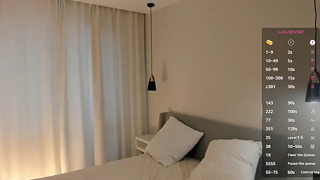 SirenaOstrem online show from 09.18.25