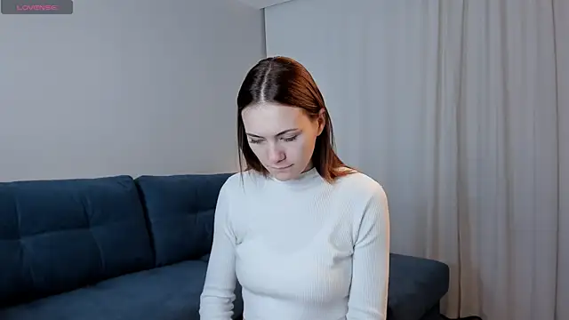 SirenaOstrem online show from 10.16.25