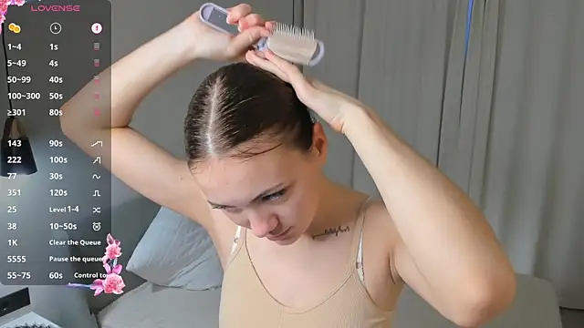 SirenaOstrem online show from 10.25.25