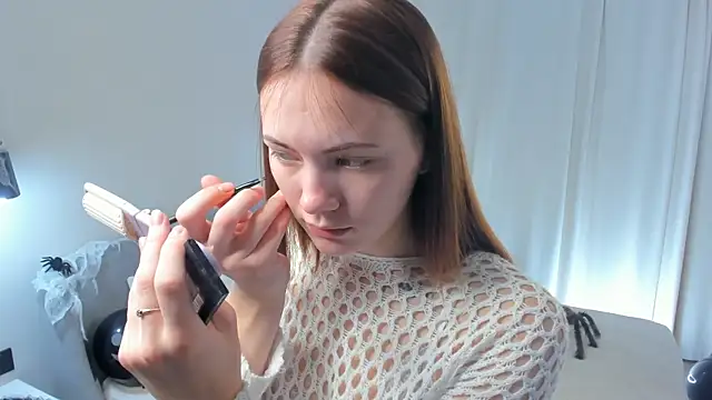 SirenaOstrem online show from 10.31.25