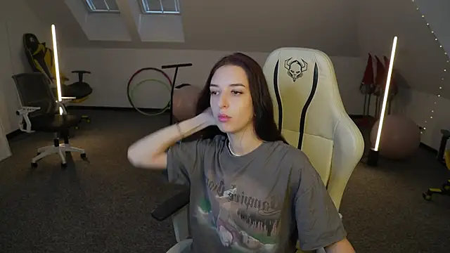  Lili 054 online show from 11.18.25