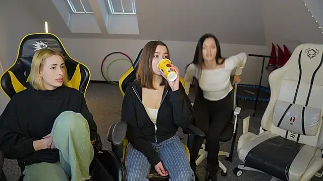  Lili 054 online show from 11.21.25