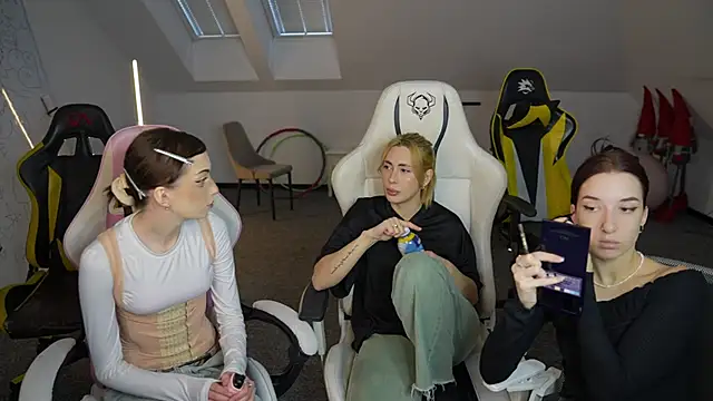  Lili 054 online show from 11.25.25