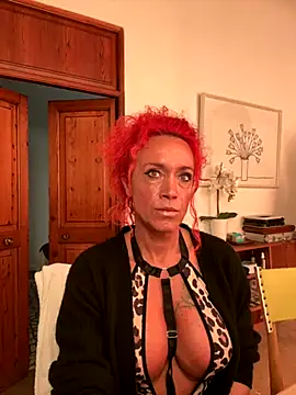 Snapshot of Hotmilfhamburg1 chatting on 11.14.25 Hotmilfhamburg1 online show from 11.14.25