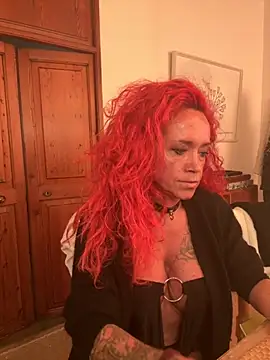 Snapshot of Hotmilfhamburg1 chatting on 11.18.25 Hotmilfhamburg1 online show from 11.18.25