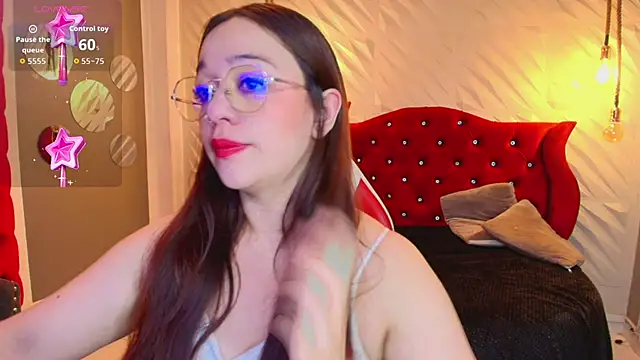 Snapshot of Charmeine_ chatting on 09.26.25 Charmeine online show from 09.26.25