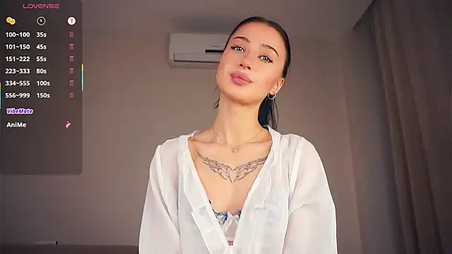 Snapshot of RendaBaatz chatting on 11.22.25 RendaBaatz online show from 11.22.25