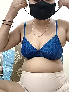 Snapshot of nice_touch9733 chatting on 12.20.25 nice touch9733 online show from 12.20.25