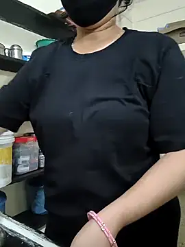 Snapshot of nice_touch9733 chatting on 01.05.26 nice touch9733 online show from 01.05.26