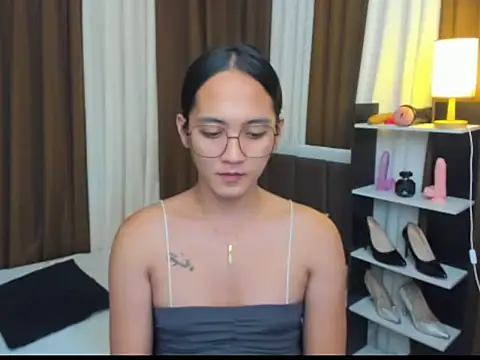 Snapshot of URHottestAngel chatting on 10.02.25 URHottestAngel online show from 10.02.25