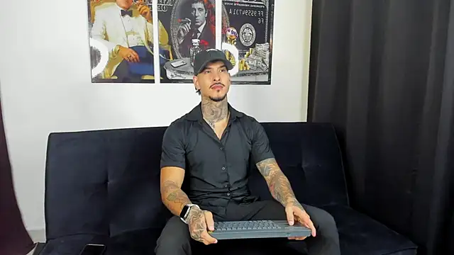 Snapshot of jiro_kenji1 chatting on 09.17.25 jiro kenji1 online show from 09.17.25