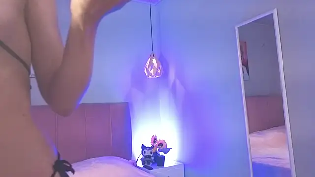 ela petit online show from 11.21.25