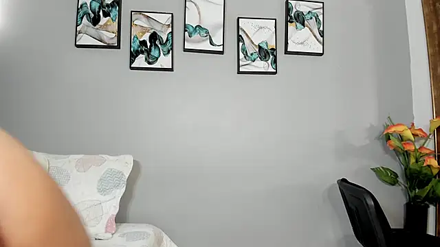 SophieW1 online show from 02.07.26