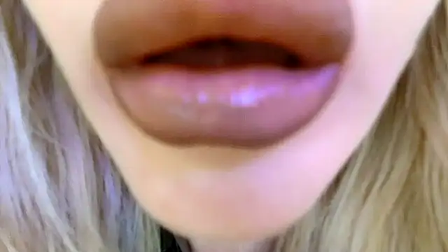 Snapshot of Politeeliza chatting on 06.16.26 Politeeliza online show from 06.16.26
