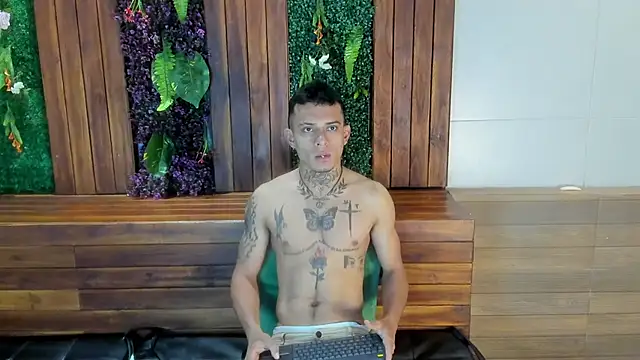 MrJustin  online show from 09.15.25