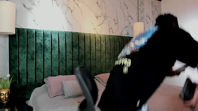 MrJustin  online show from 10.17.25