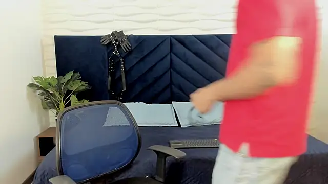 MrJustin  online show from 10.30.25