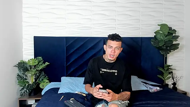 MrJustin  online show from 11.27.25