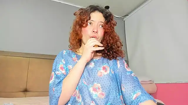SamLuxuri online show from 10.15.25