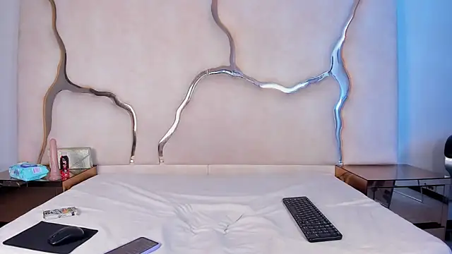 Amaia Sophia online show from 02.22.26