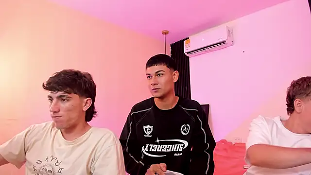 Handsomeboyss19 online show from 02.03.26