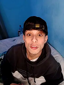 Snapshot of matiatr1112 chatting on 11.13.25 matiatr1112 online show from 11.13.25