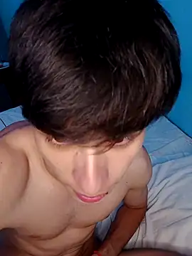 Snapshot of matiatr1112 chatting on 11.19.25 matiatr1112 online show from 11.19.25