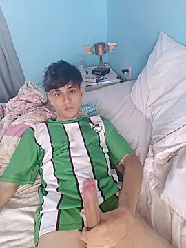 Snapshot of matiatr1112 chatting on 12.18.25 matiatr1112 online show from 12.18.25